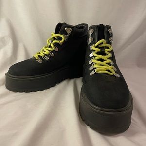 Steve Madden platform boots| size 10w